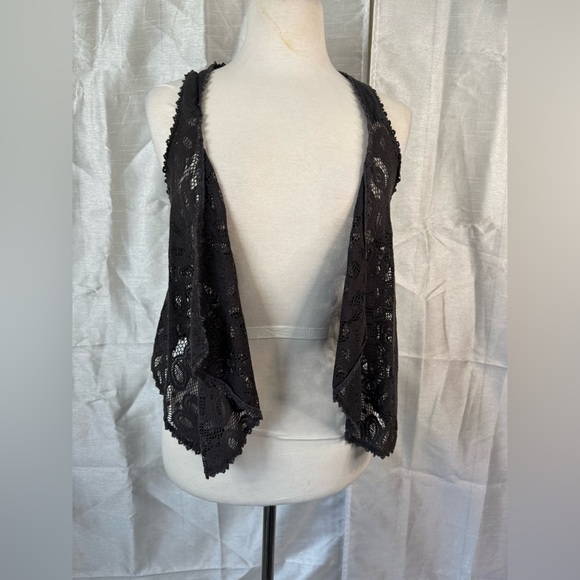 Lace Open-Front Vest - Picture 3 of 7